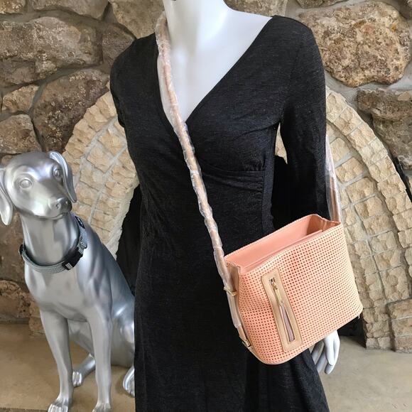 NEW Samoe Style Convertible Strap Peach Zippered Bucket Structured Purse Bag